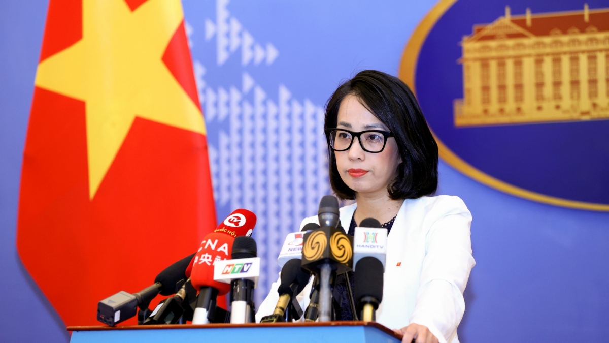 Vietnam asks the Philippines to strictly handle case involving torn Vietnamese flag